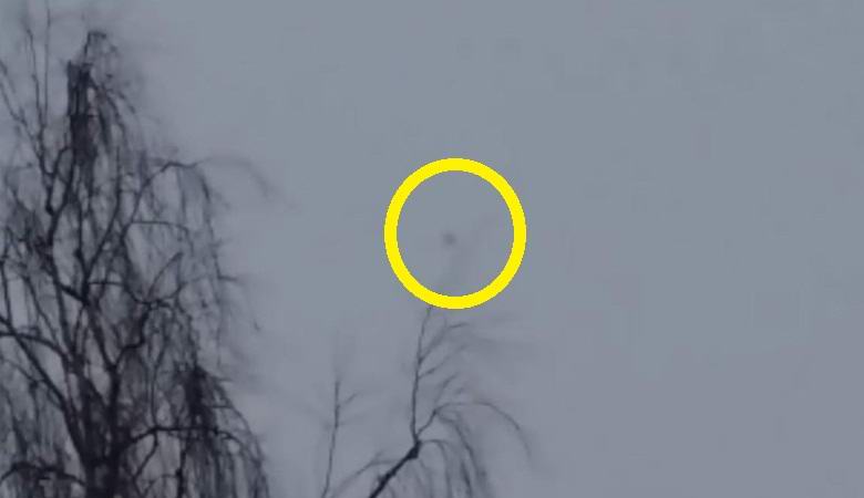 In the suburbs captured a spherical UFO