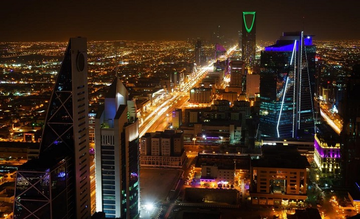 In Saudi Arabia, they plan to build a fantastic city with an artificial moon and rain