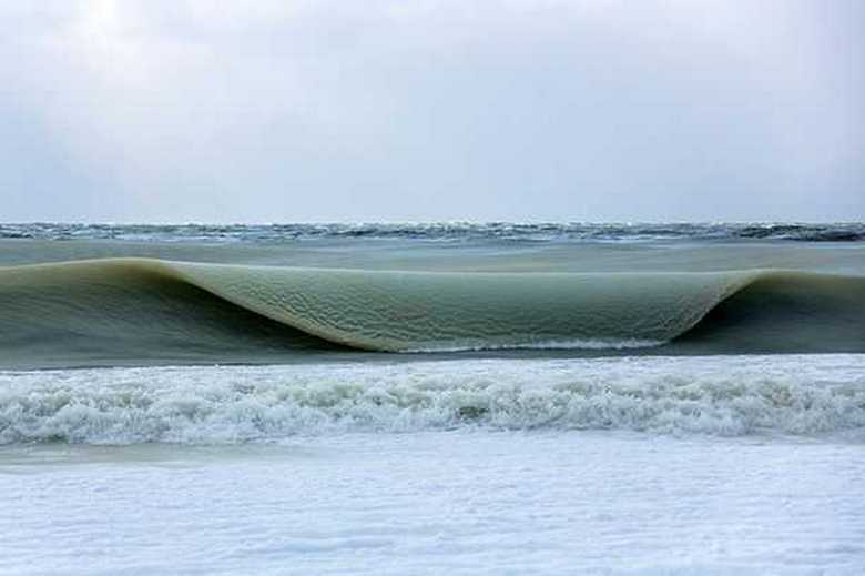 Ahead is a cold winter - even the waves freeze on the island of Nantucket