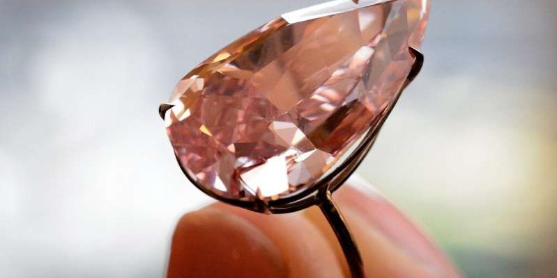 Time to buy diamonds: world's largest pink diamond mine closes 