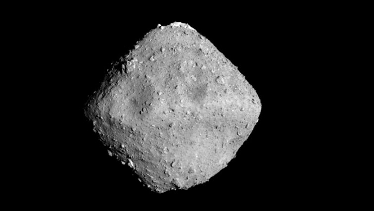 Japanese robots photographed a mysterious object on the asteroid Ryugu