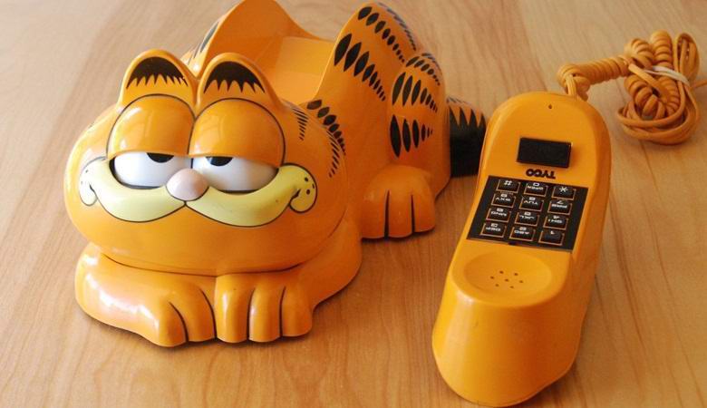 The mystery of Garfield phones, washed for decades on the coast of France, is finally solved