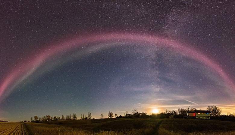 A mysterious arc appeared in the sky over Canada