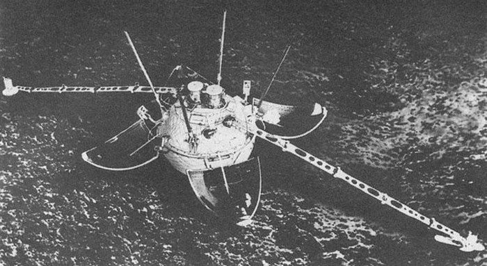 Mysterious images of the Soviet spacecraft