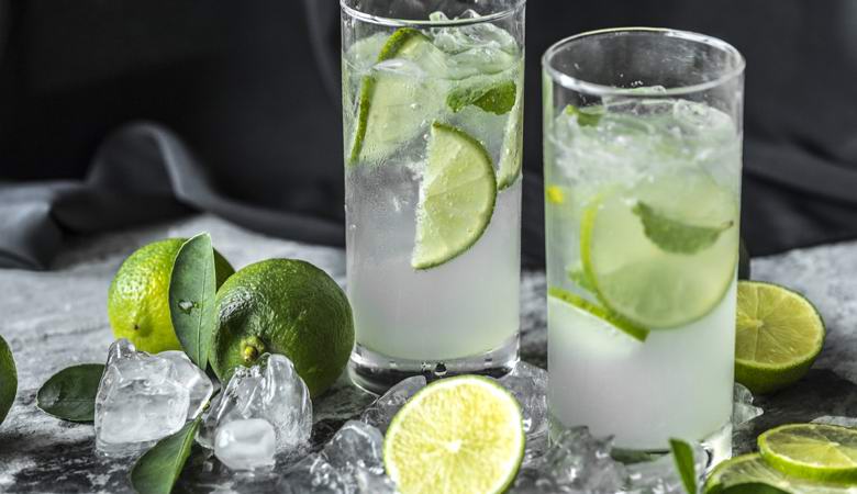 A woman, for three weeks, adhering to a liquid diet, was in intensive care