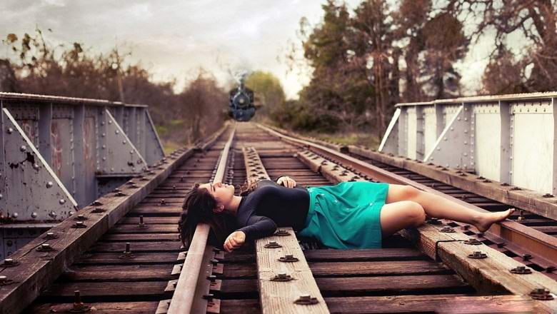 The woman jumped under the train ... and disappeared