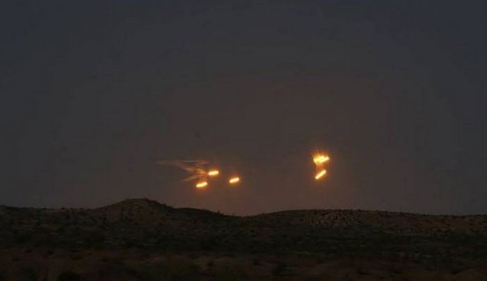 Residents of Arizona and California watch strange lights in the sky