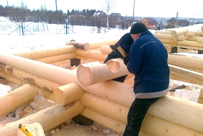 Residents of Siberia have long known effective technologies for the construction of wooden houses