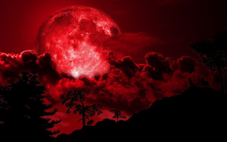The inhabitants of the Earth on July 27 will be able to observe simultaneously two rare astronomical phenomena -